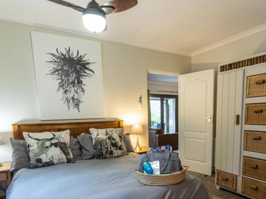 Room image 3