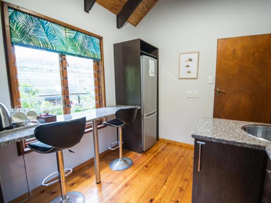 Room image 4