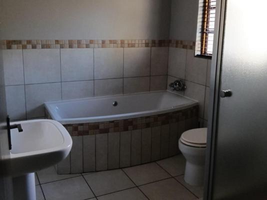 The Nightingale Guesthouse - 285347