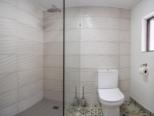 Room image 3
