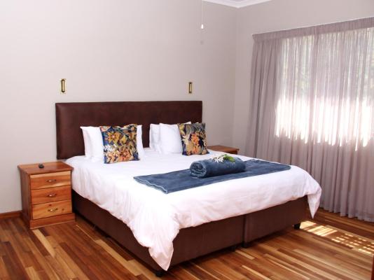 Room image 1