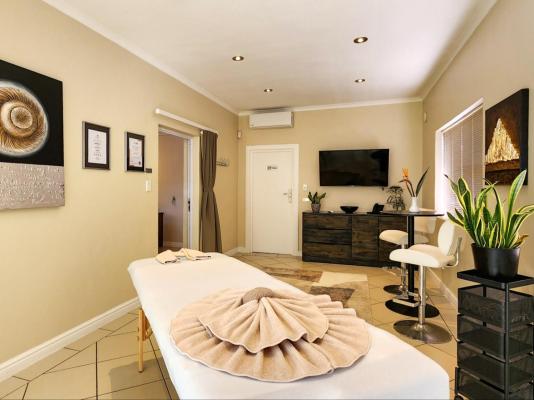 Hajo's Lodge & Spa - 285561