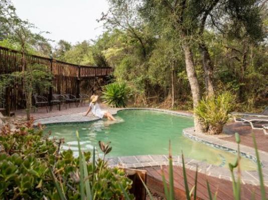 Panzi Lodge - Swimming pool
