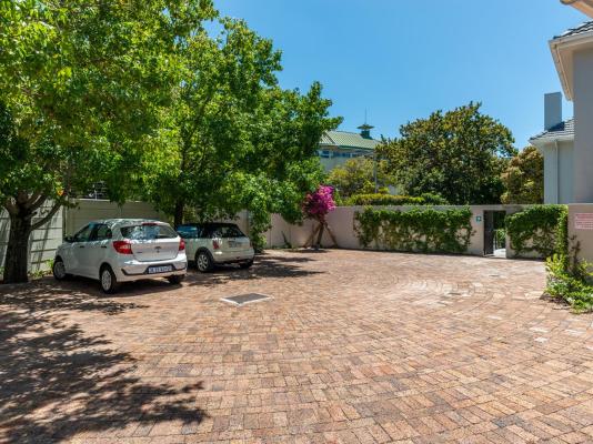 Oak Manor Boutique Guest House - 285767