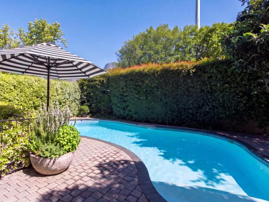 Oak Manor Boutique Guest House - 285775