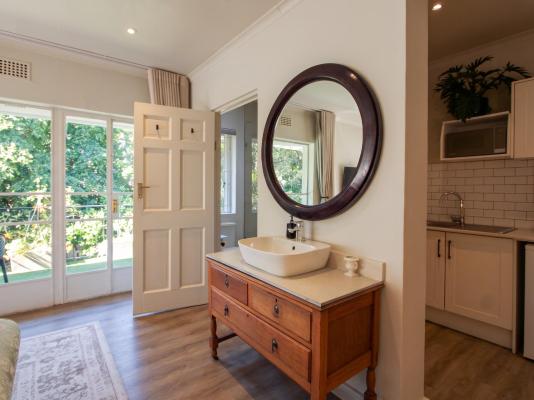 Oak Manor Boutique Guest House - 285780