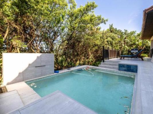10 Club Drive - Swimming pool