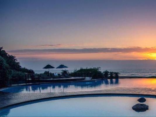 10 Club Drive - Pool view