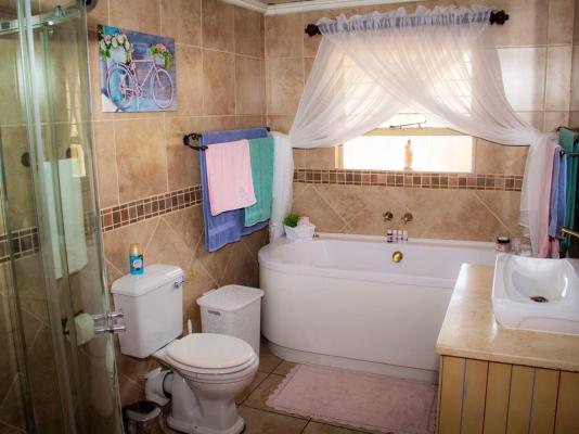 Room image 1