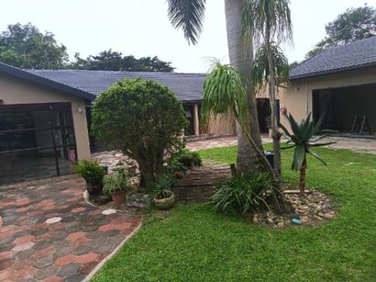 12 Dolfyn Nqabanqaba - Property / Building