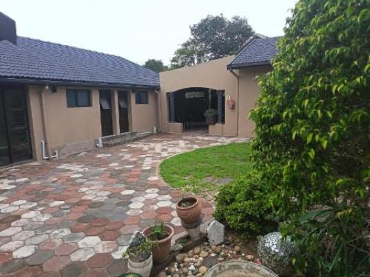 12 Dolfyn Nqabanqaba - Facade or entrance