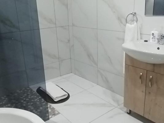 12 Dolfyn Nqabanqaba - 285909