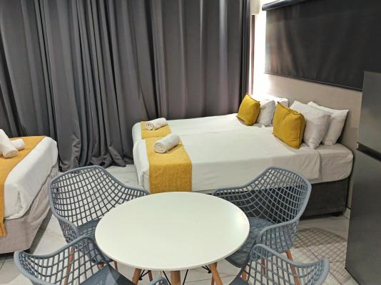 12 Dolfyn Nqabanqaba - 285926