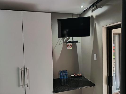12 Dolfyn Nqabanqaba - 285928