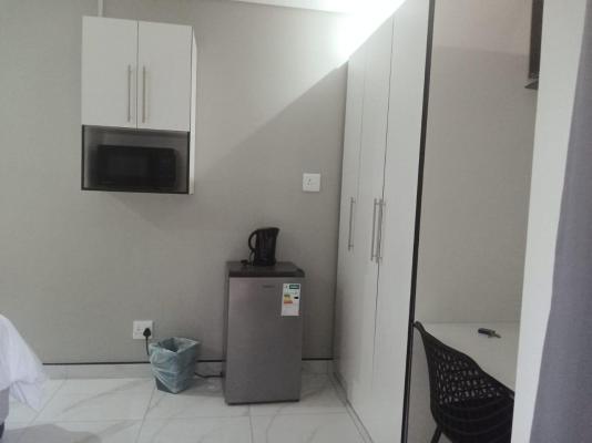 12 Dolfyn Nqabanqaba - 285933