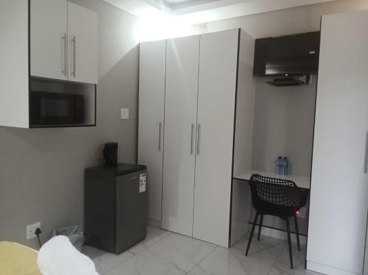 12 Dolfyn Nqabanqaba - 285934