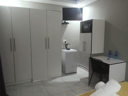12 Dolfyn Nqabanqaba - 285936