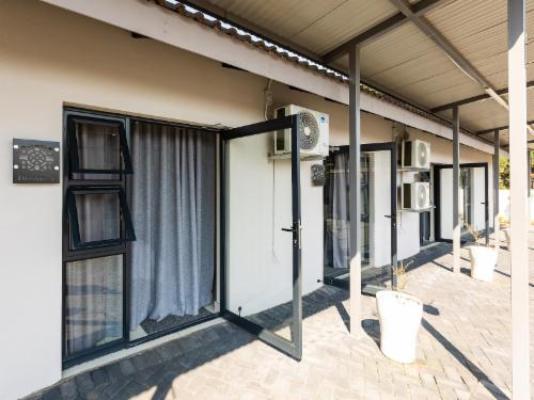 Central Inn - Property / Building