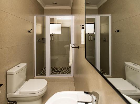 Room image 4