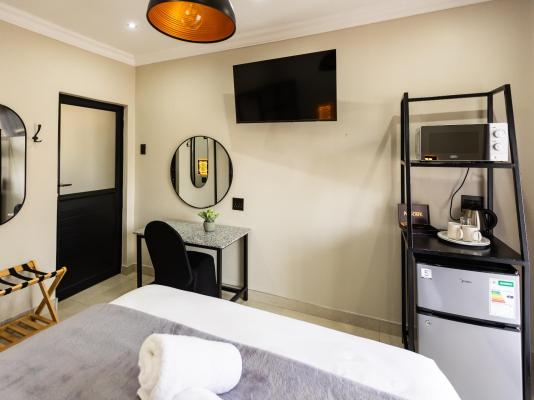Room image 5