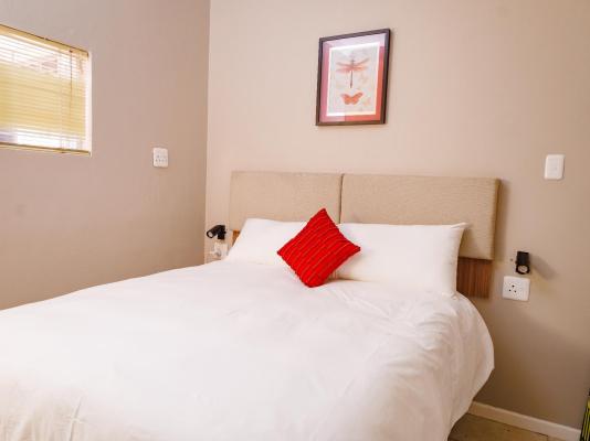 Room image 3