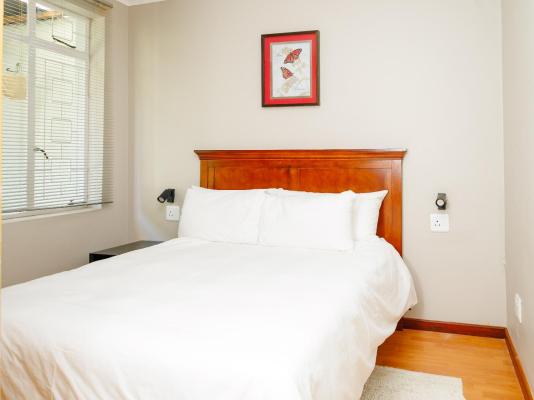Room image 4
