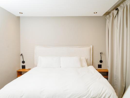 Room image 1
