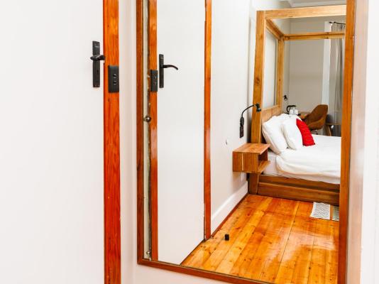 Room image 8