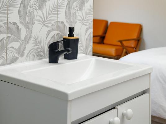 Room image 3