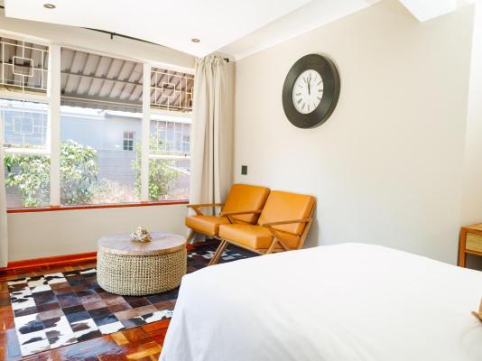 Room image 4