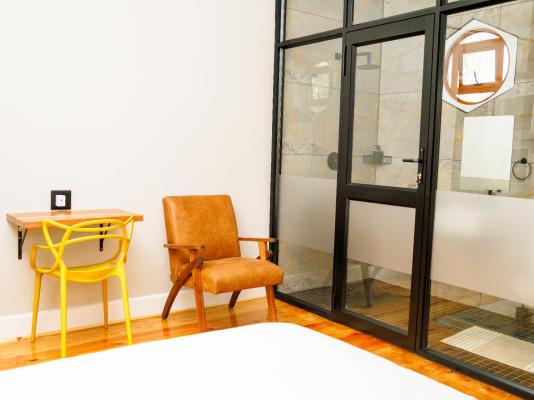 Room image 3