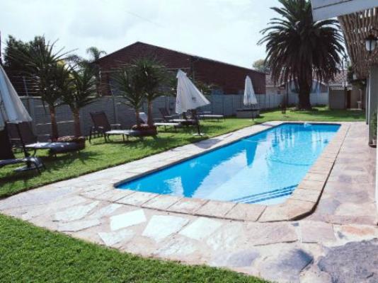 Presidents Boutique Lodge - Swimming pool