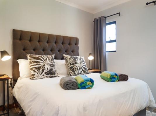 Smitten Guest Cottages - 286371