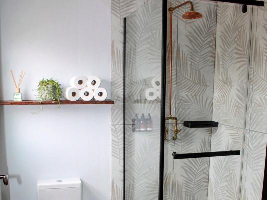Smitten Guest Cottages - 286373