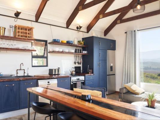 Smitten Guest Cottages - 286377