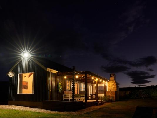 Smitten Guest Cottages - 286390