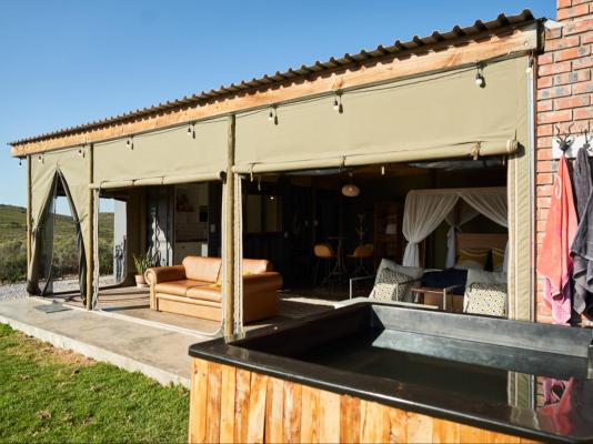 Smitten Guest Cottages - 286404