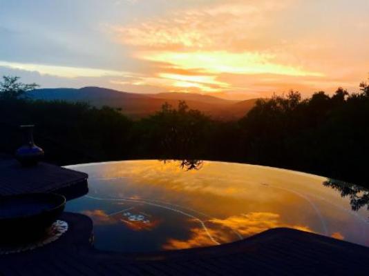 Fevertree Lodge - Pool view