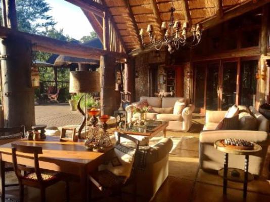 Fevertree Lodge - Communal lounge/ TV room