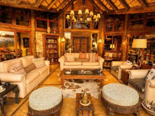 Fevertree Lodge - Communal lounge/ TV room