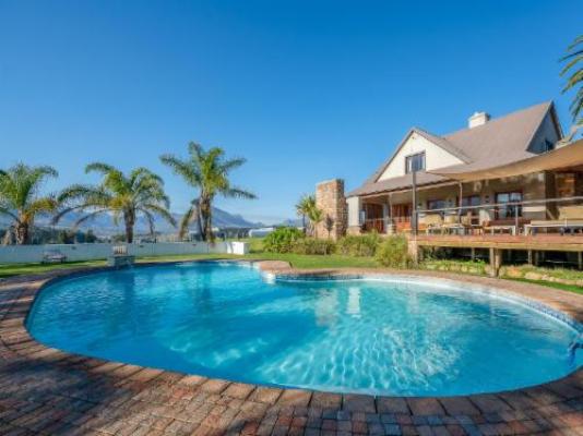 Kana Guest Farm - Pool view