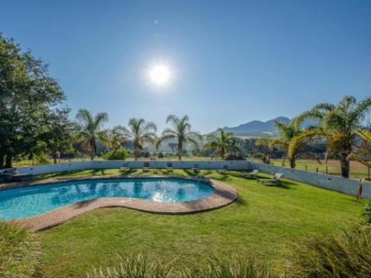 Kana Guest Farm - Swimming pool