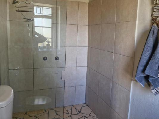 Room image 4