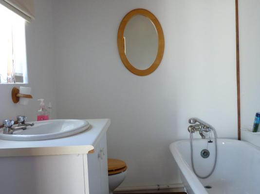Room image 4
