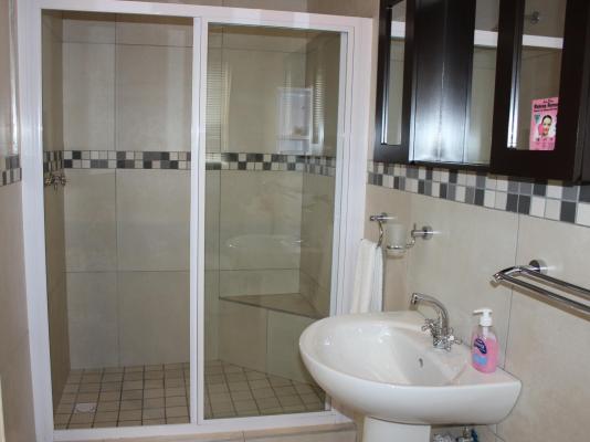 Room image 3