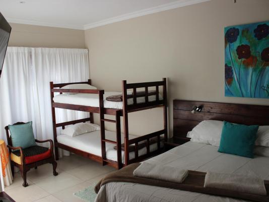 Room image 4