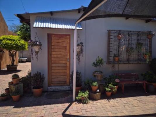 Sousie's Accommodation - Property / Building