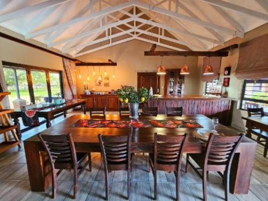 2 Owls Guesthouse - Breakfast area