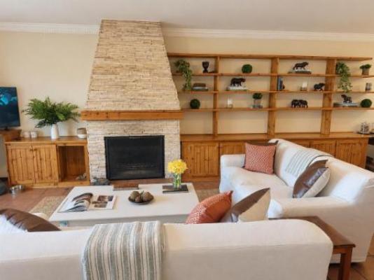 Eco Haven - Views Solar and Water - Living Room