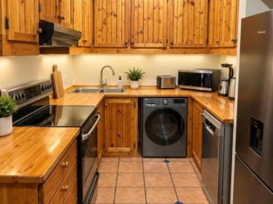 Eco Haven - Views Solar and Water - Kitchenette